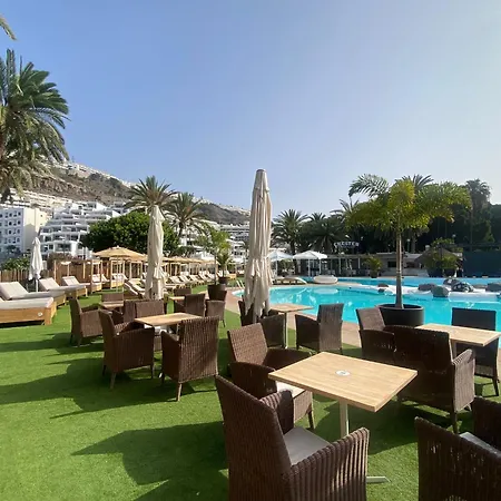 Stylish And Comfortable Duplex Near Swimming Pool *